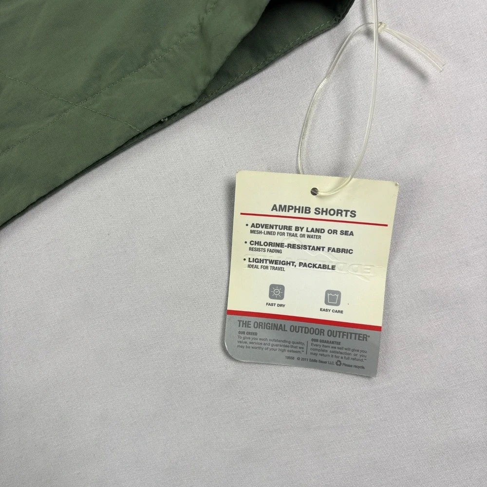 Eddie Bauer Shorts Men 2XL (Size 50) Green Amphib Hybrid Outdoor Relaxed Fit NEW